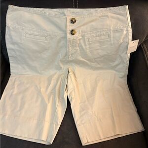 Madison women’s Beige Shorts